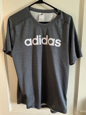 Adidas tshirt